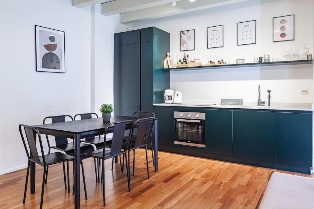 דירות מילאנו Elegante Loft Su 2 Piani A 5 Minuti Da San Siro מראה חיצוני תמונה